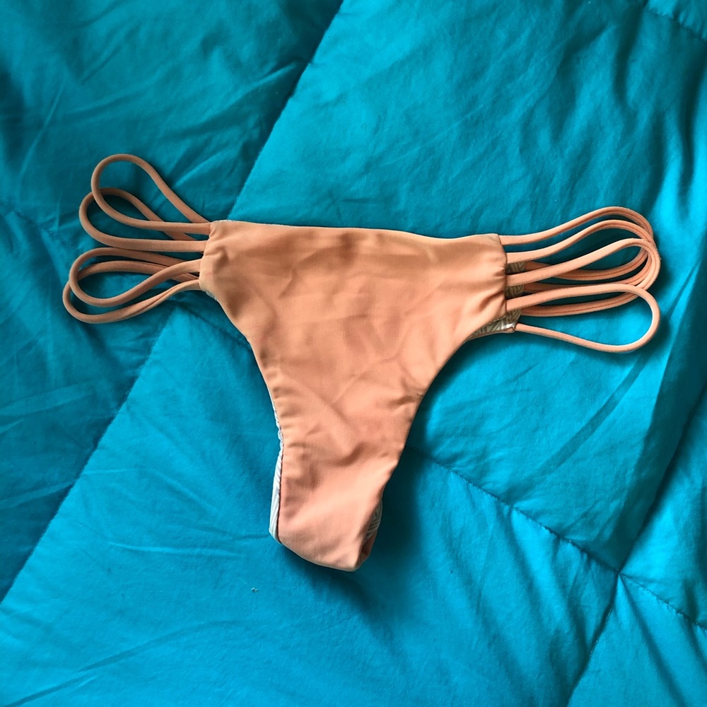 Acacia bottoms size M